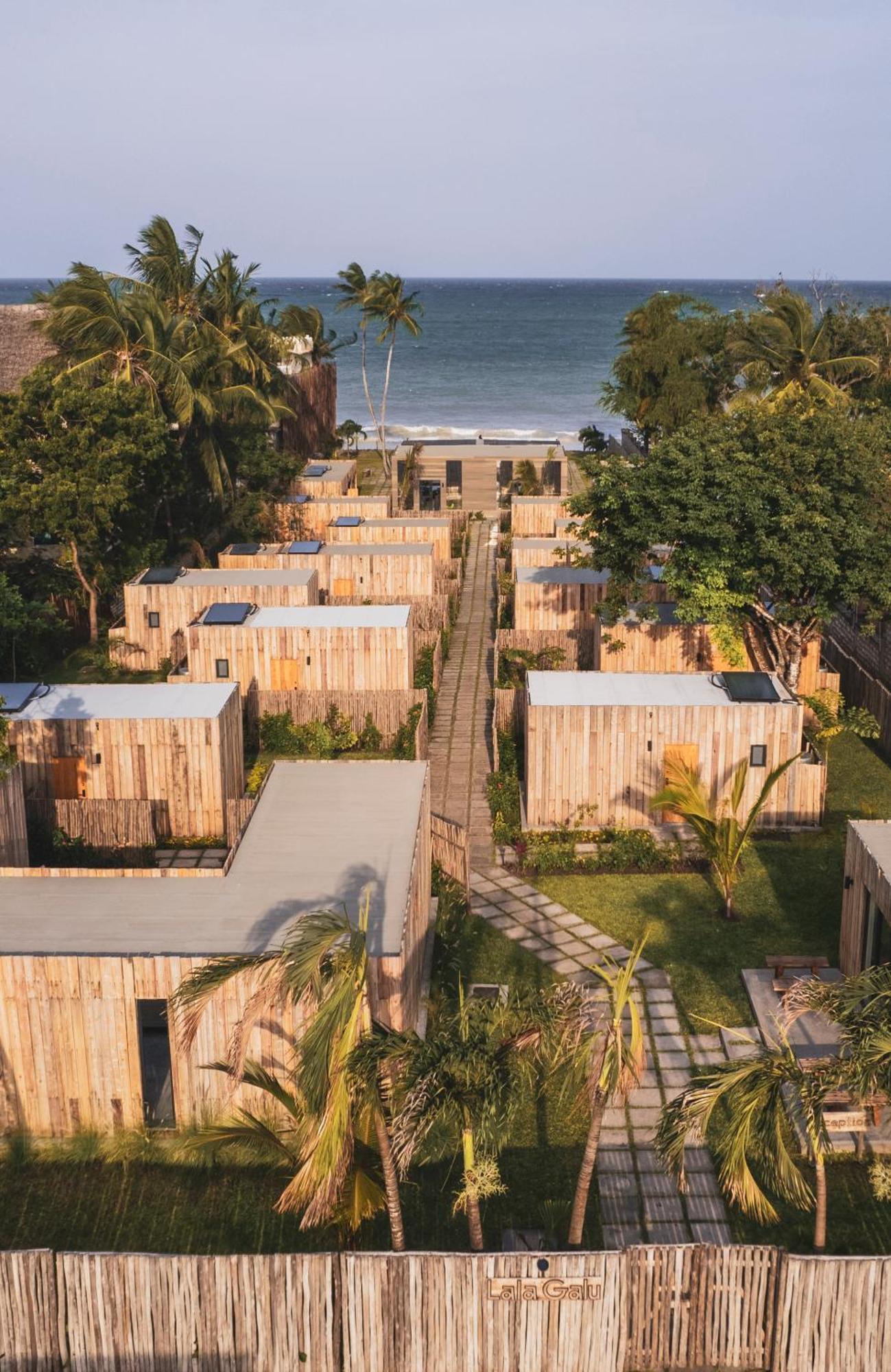 Lalagalu - Beachfront Ecocabins Diani Beach Extérieur photo
