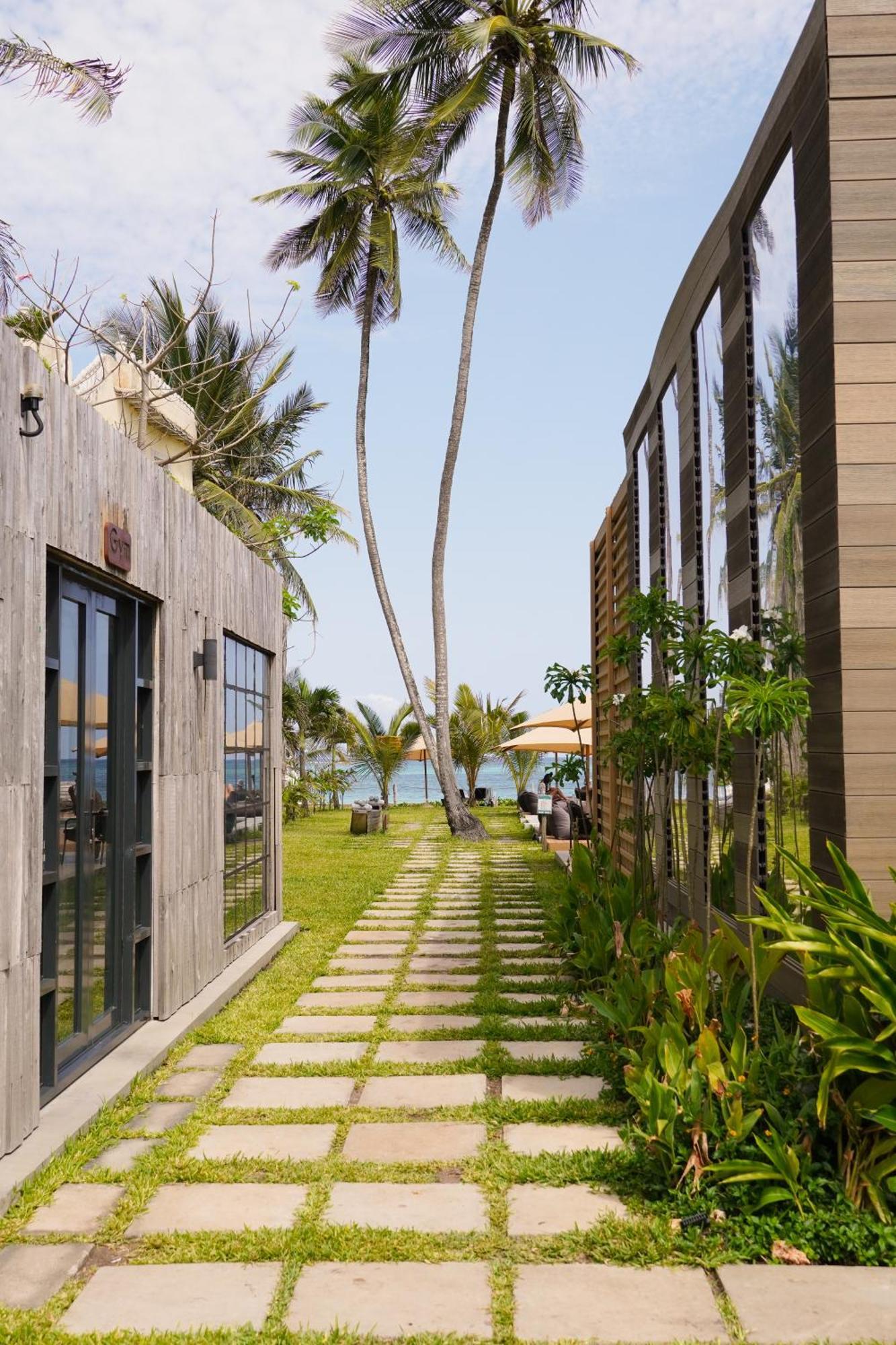 Lalagalu - Beachfront Ecocabins Diani Beach Extérieur photo